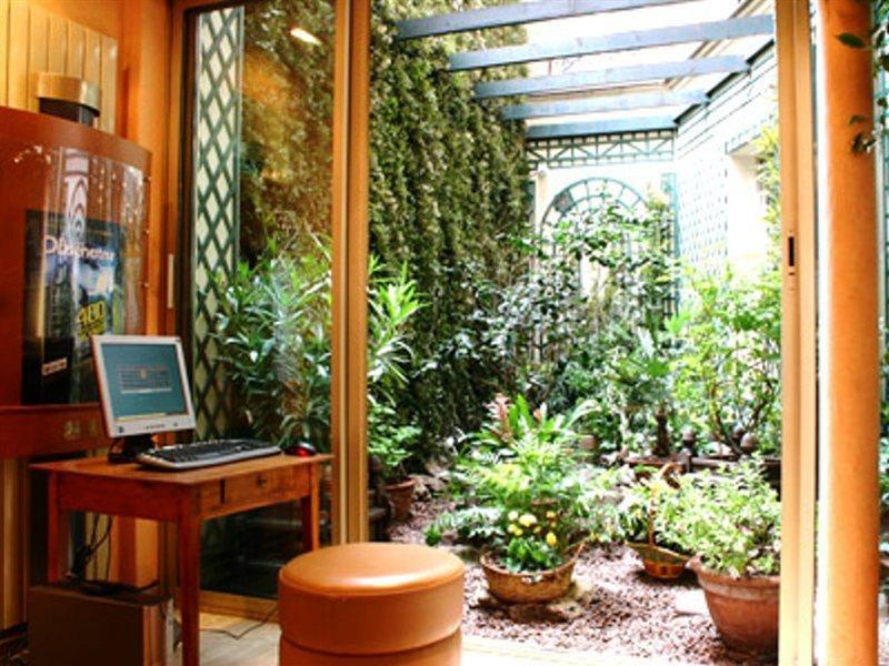 Hotel Waldorf Montparnasse Paris Exterior foto